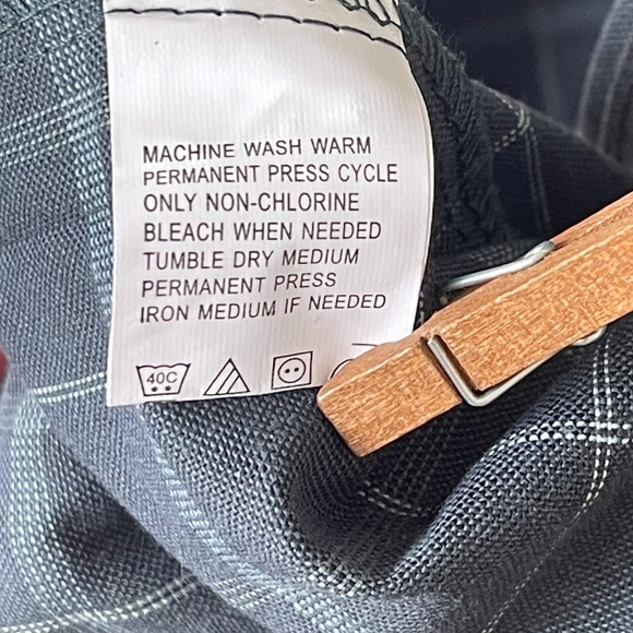 VAN H | Plaid Wrinkle Free Button Down Dress Shirt - Picture 11 of 11